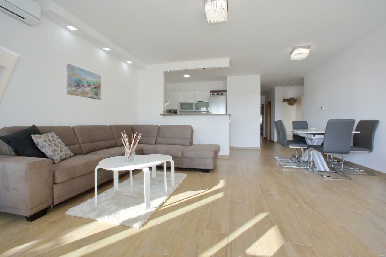 Luxury Apartments Sikiric_2 With Fantastic View On The Sea Bibinje Exterior photo